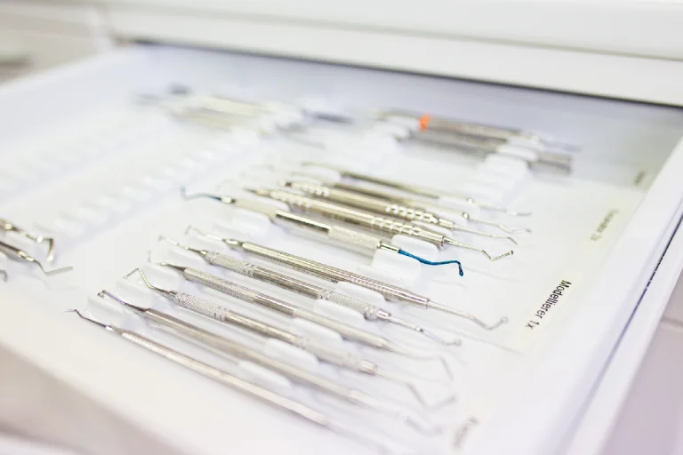 Sterile Instrumente in Schubladen