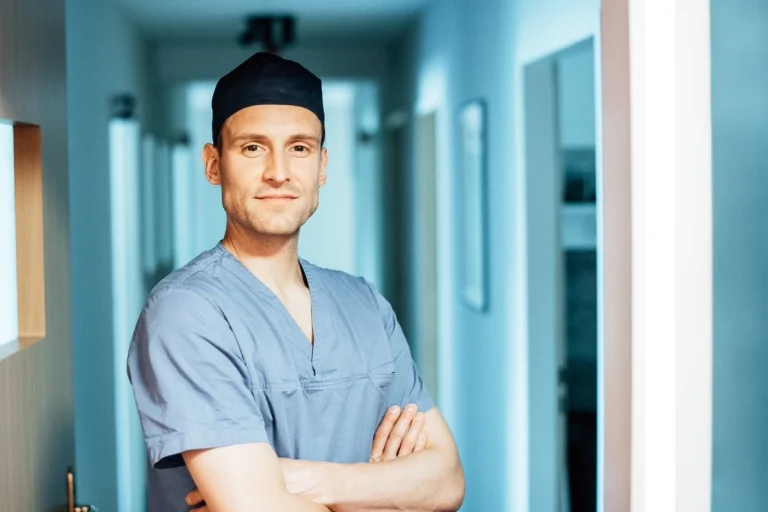 Dr. med. dent. Florian Kaatz Fachzahnarzt für Oralchirurgie